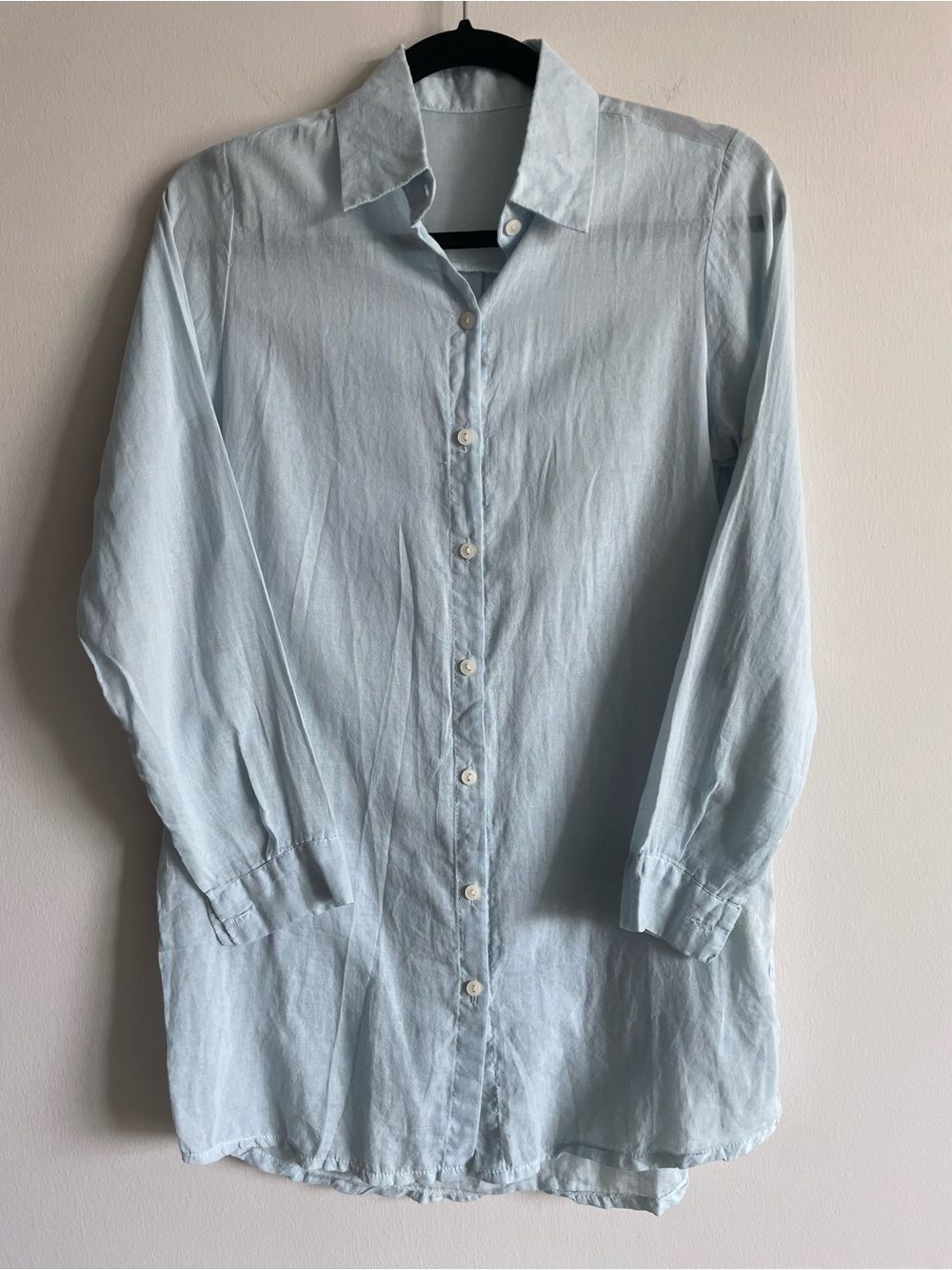 Lightweight button up shirt blue longline vacation summer coastal beach S